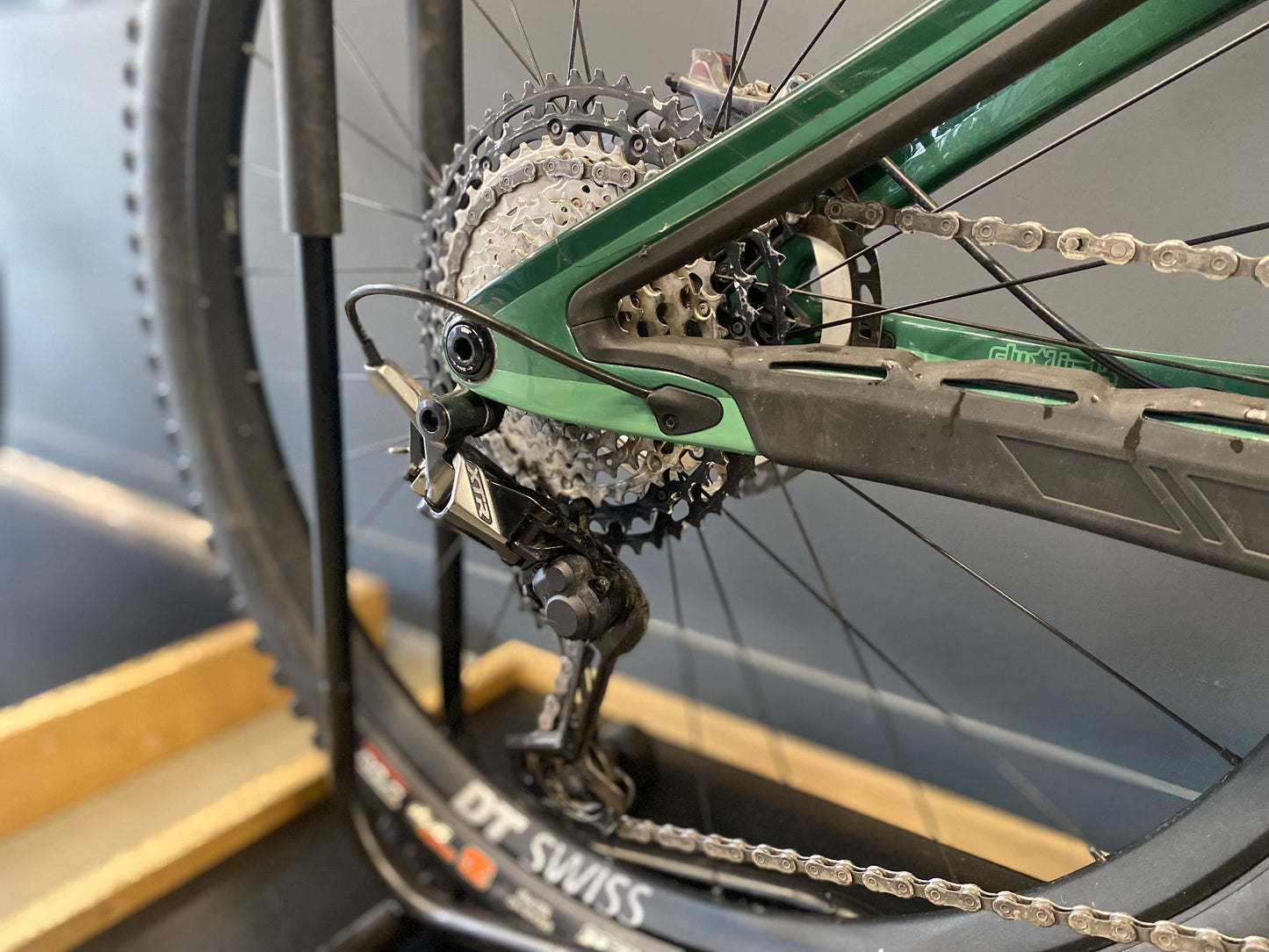 Pivot Shuttle LT Team XTR 2024