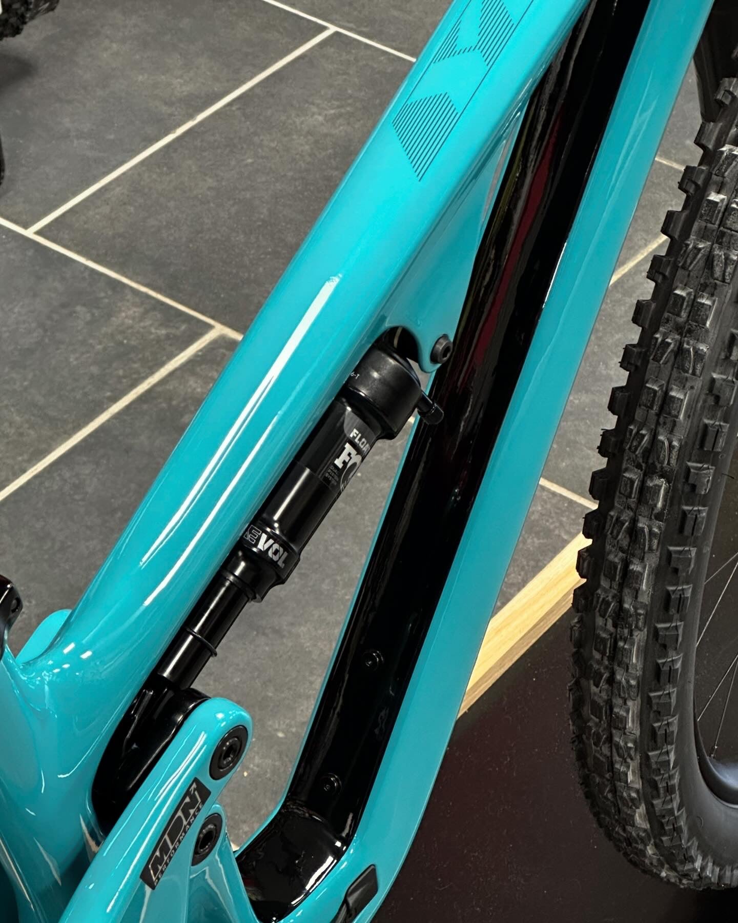 YETI SB120 C1 29 Turquoise Downcountry