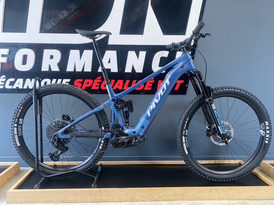 Pivot Shuttle AM Pro XO AXS 26