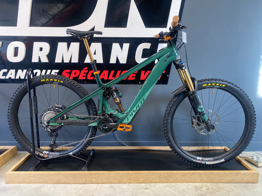 Pivot Shuttle LT Team XTR 2024