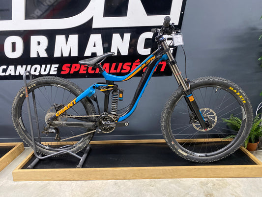 Giant Glory 2 - DH Taille S
