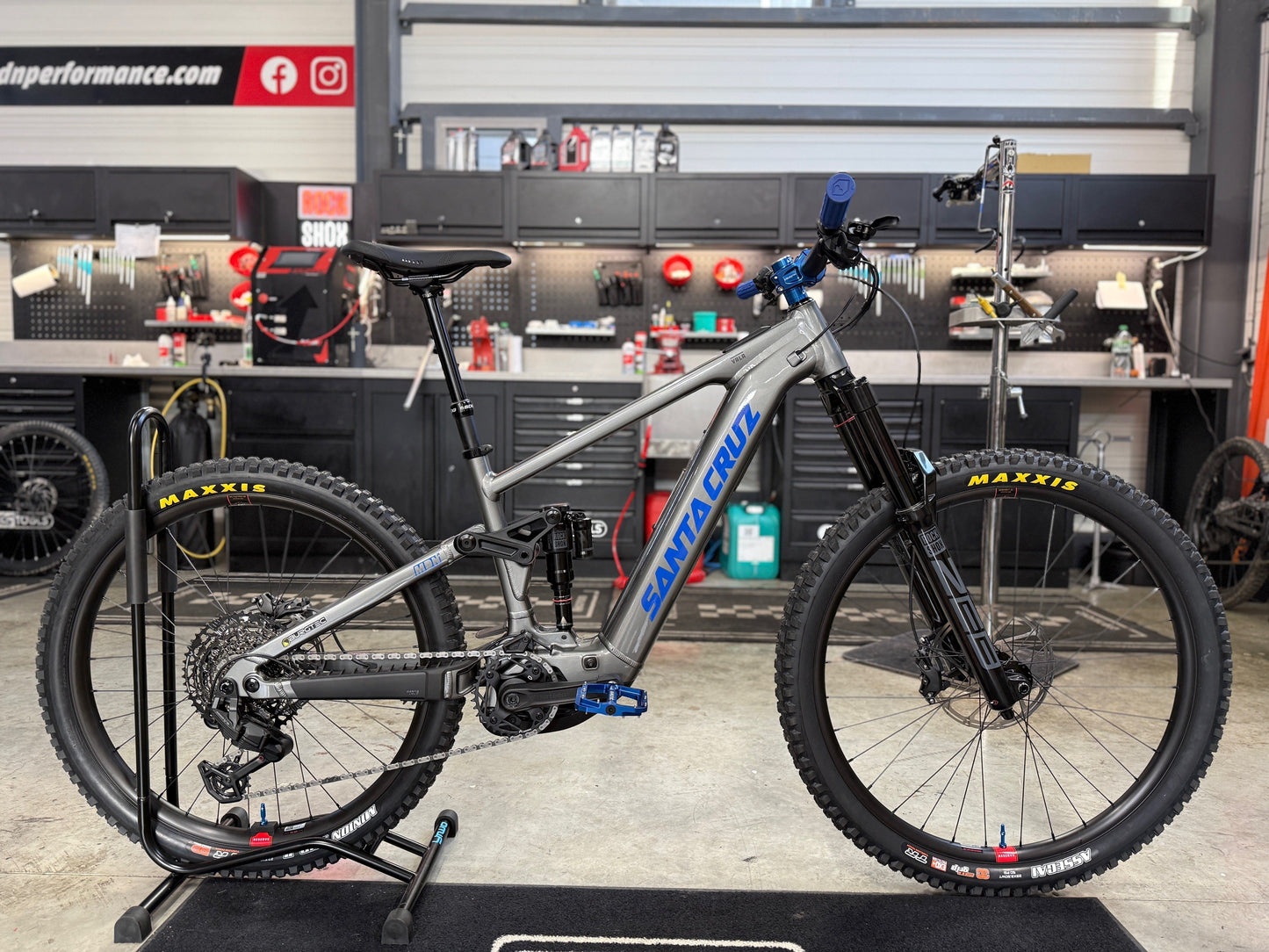 Santa Cruz Vala ALU 70 - Burgtec Blue Edition