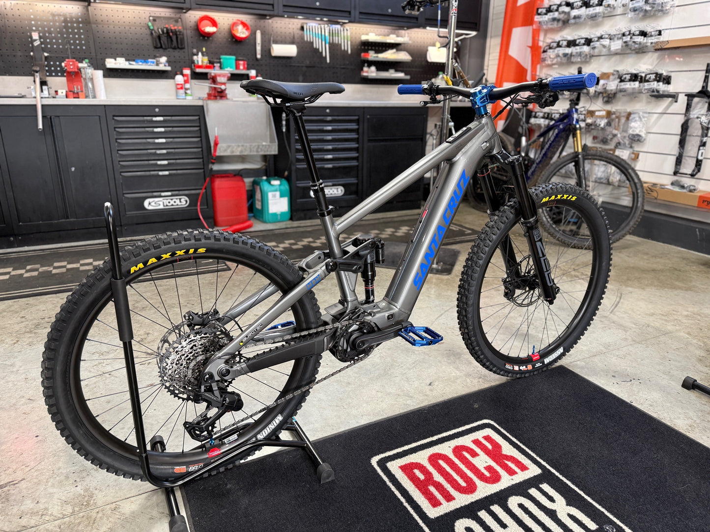 Santa Cruz Vala ALU 70 - Burgtec Blue Edition